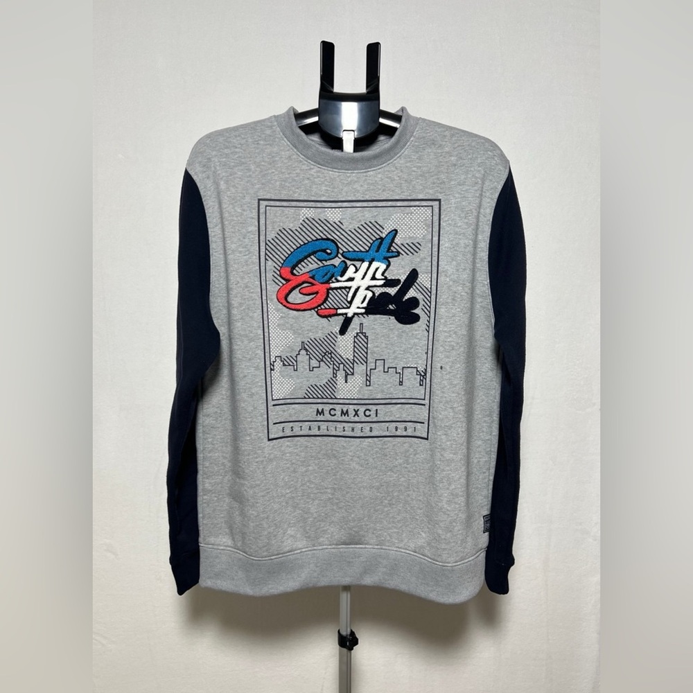 SOUTHPOLE Gray and Black Fleece Lined Graphic Sweatshirt - size L